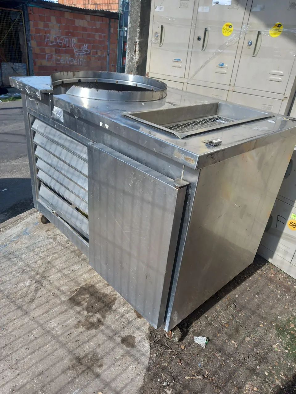 CARRINHO DE INOX COM  4 RODAS 