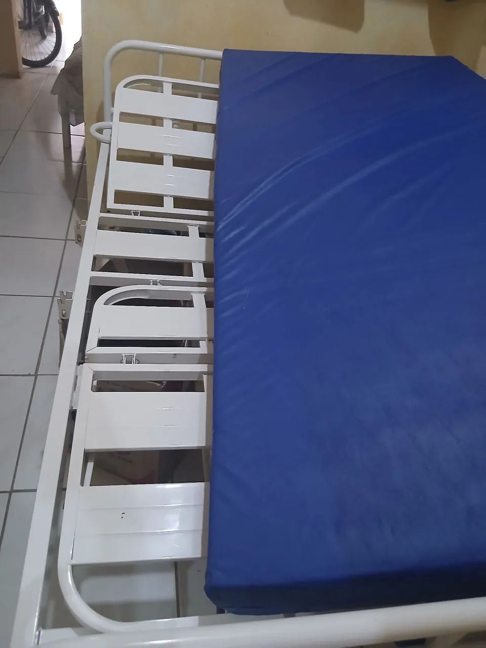 Cama hospitalar completa e aspirador