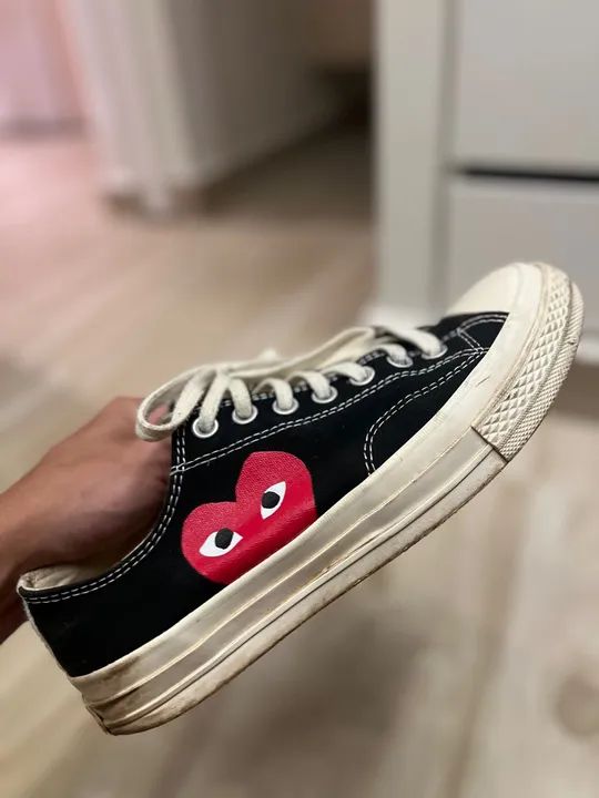 Converse All Star Preto com Coração Vermelho - Foto 2