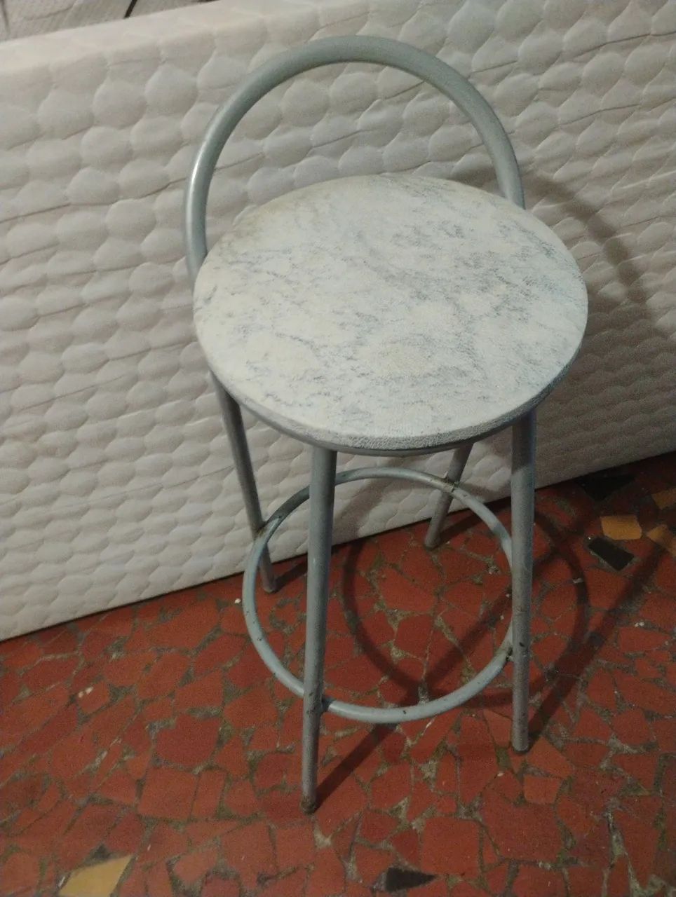 Banqueta Alta Cinza - Foto 4