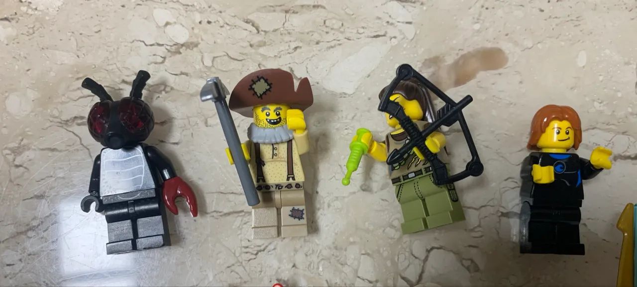 Bonecos aleatórios - LEGO  - Foto 2
