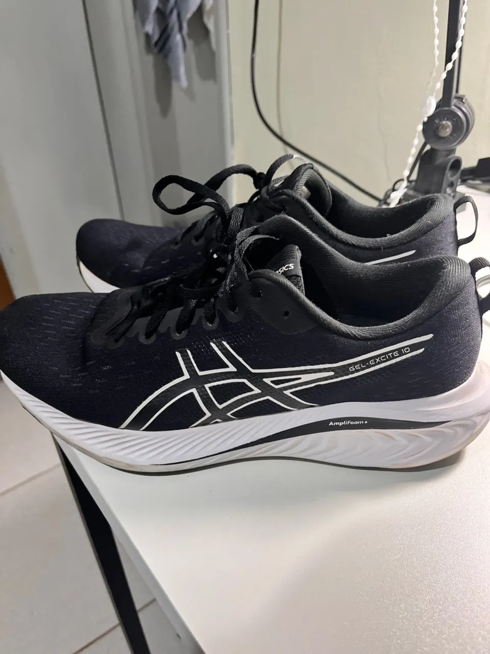 Tênis Asics Gel-Excite 10 - Preto e Branco