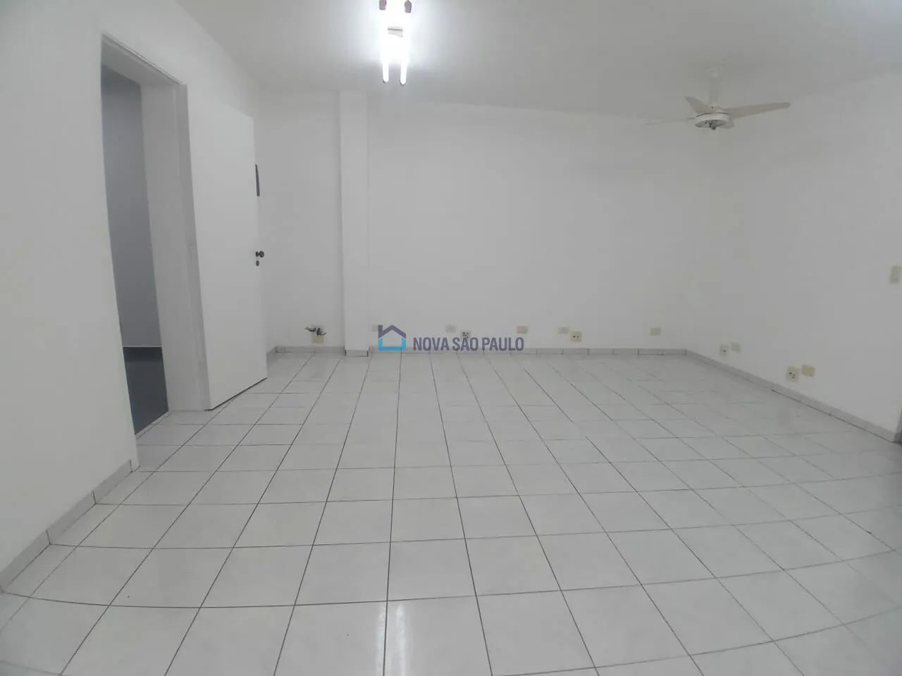 Ótima localização, Rua movimentada, transportes, fácil acesso a metro - Foto 4