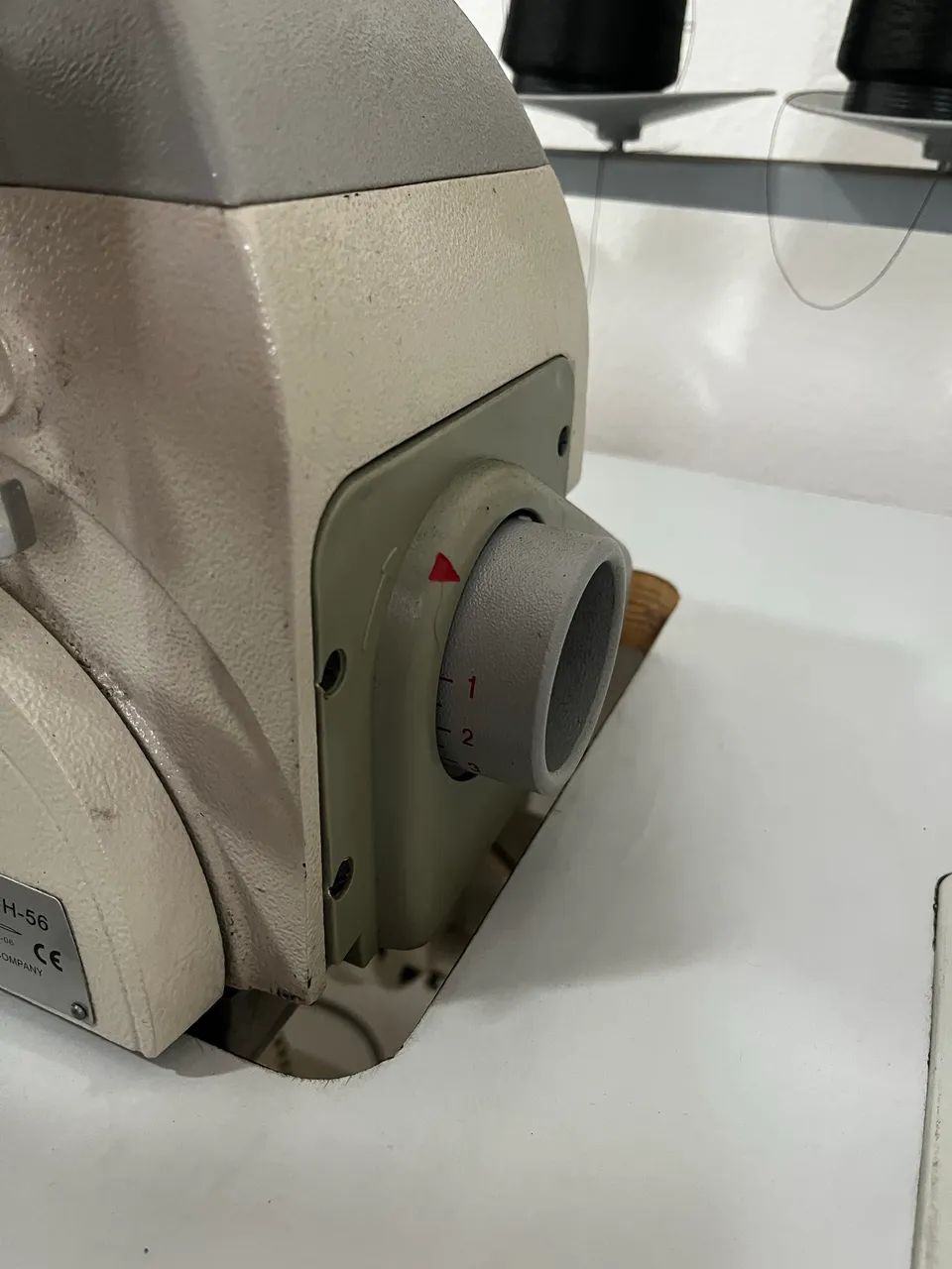 Máquina de Costura Overloque Industrial Singer 321C-251H-56 - Ótimo Estado - Foto 4