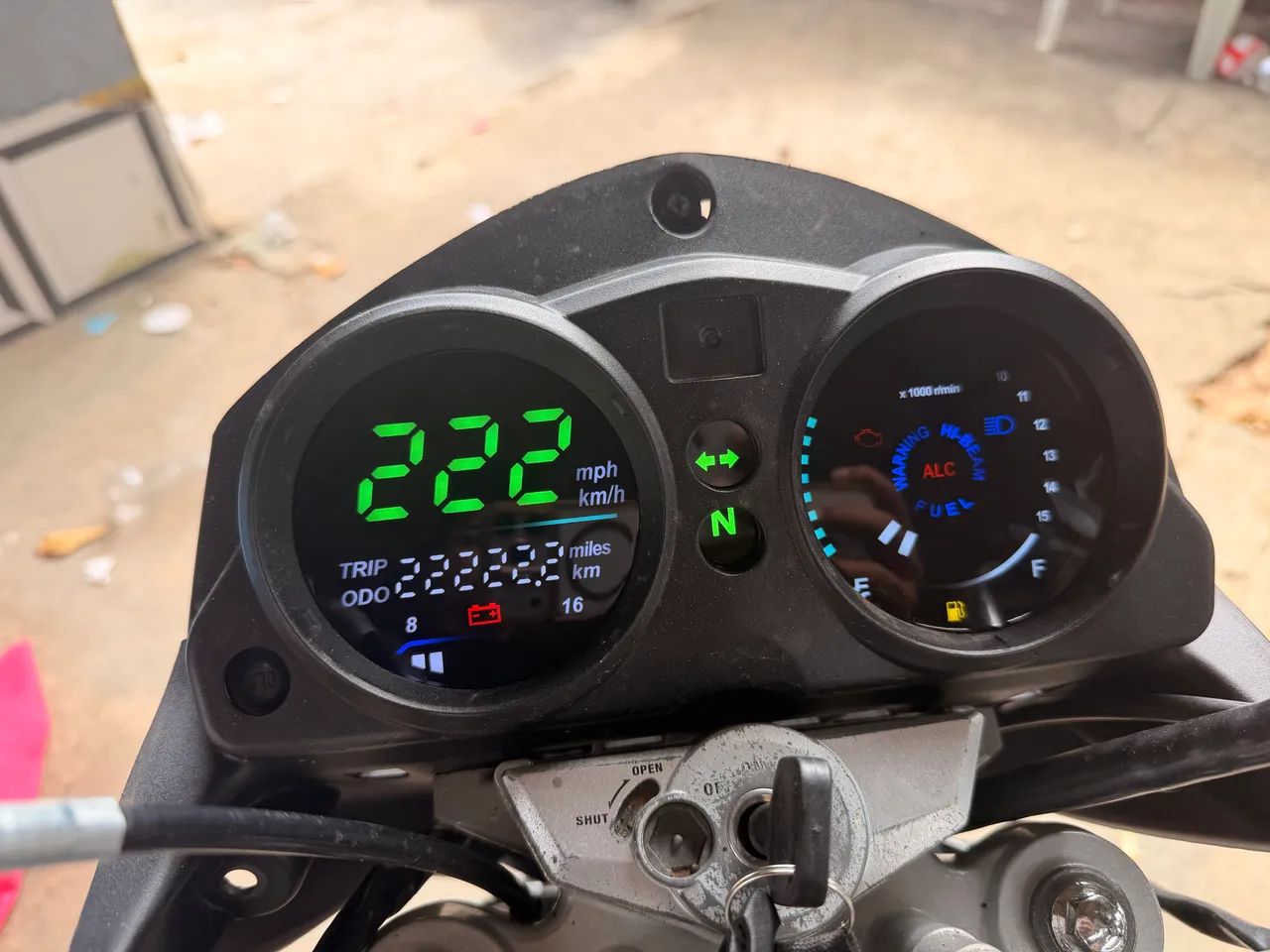 Vendo painel titam cara de formiga 