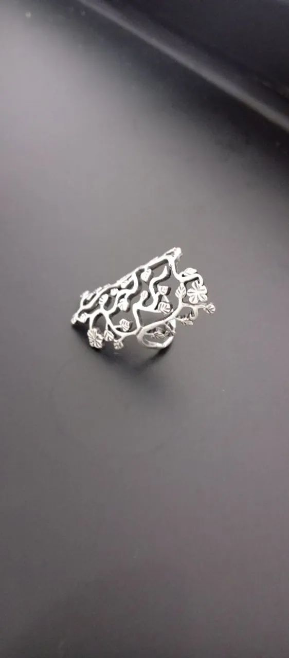 Anel em prata 925 com design de folhas e flores - Foto 2
