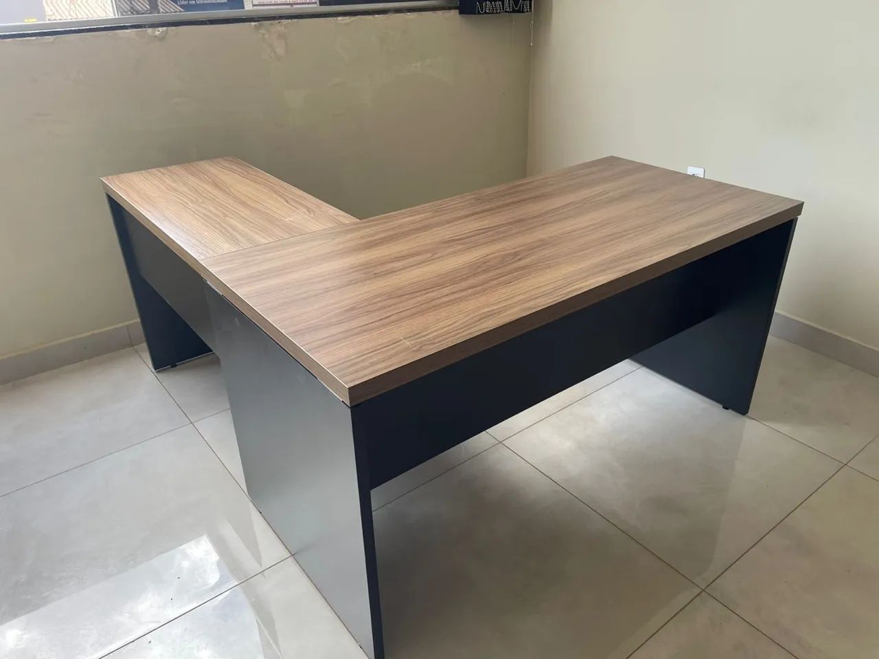 Mesa em L para Escritório com Armário - Foto 3