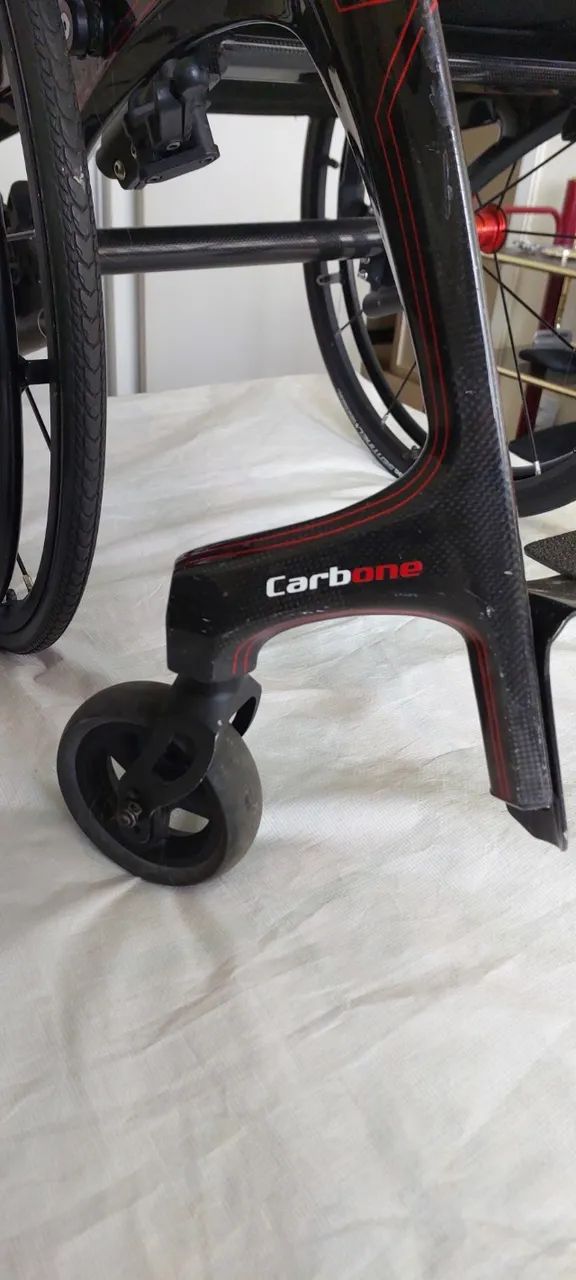Carbone - A cadeira de rodas monobloco de fibra de carbono! - Foto 4