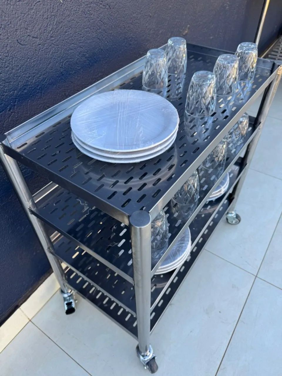 Fruteira/escorredor inox com 04 planos e rodízios . - Foto 4