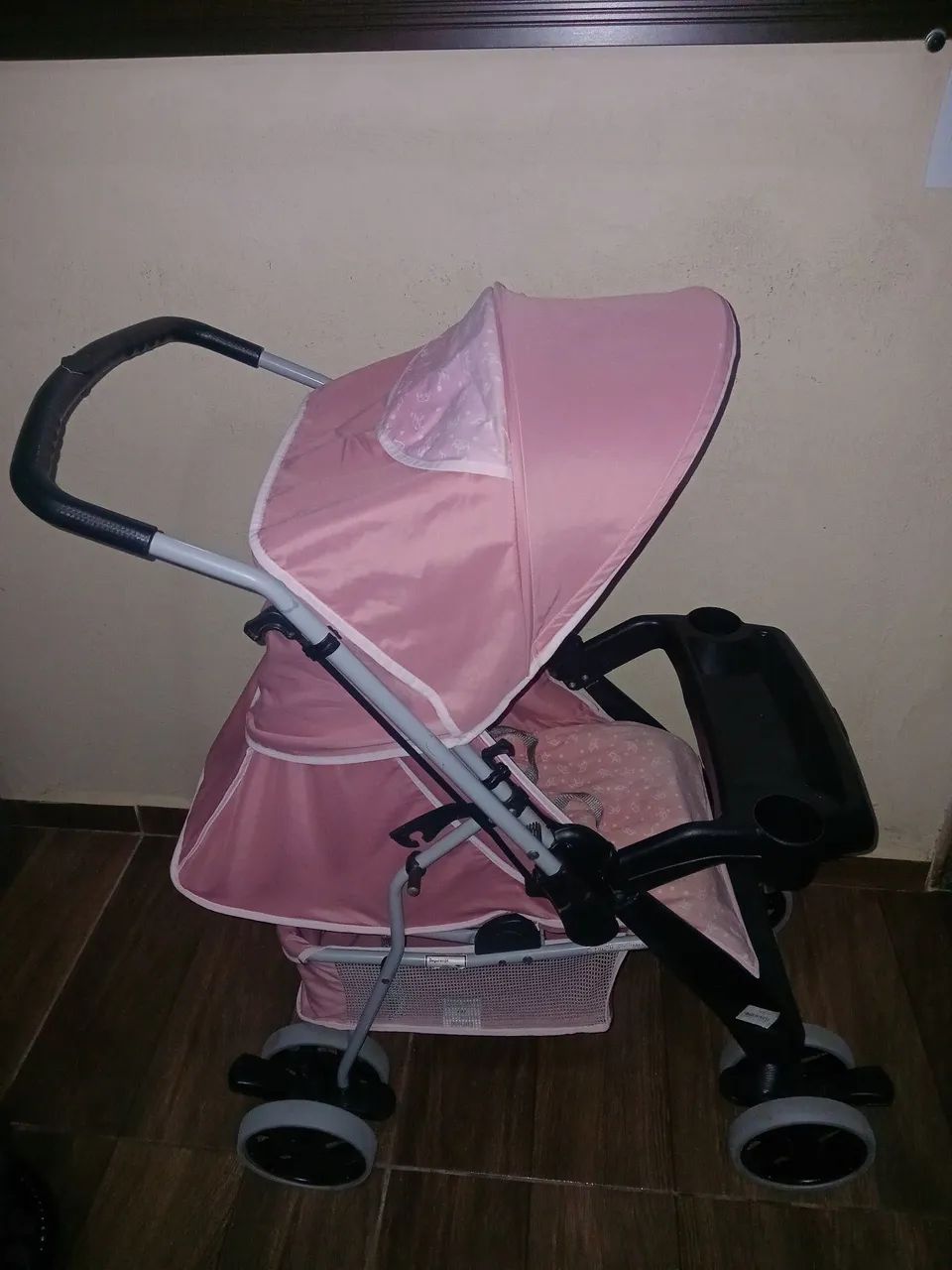 Carrinho de bebê tutti baby ótimo estado bem conservado entrego apenas em itapetininga-sp 