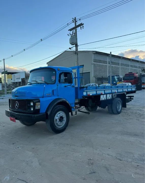 Caminhão Mercedes-Benz 1113  - Foto 3