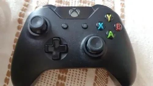 Controle Xbox One Semi novo original, dou garantia 
