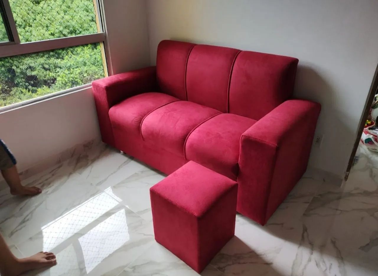 Sofá simples 3 lugares com puff 500$ 