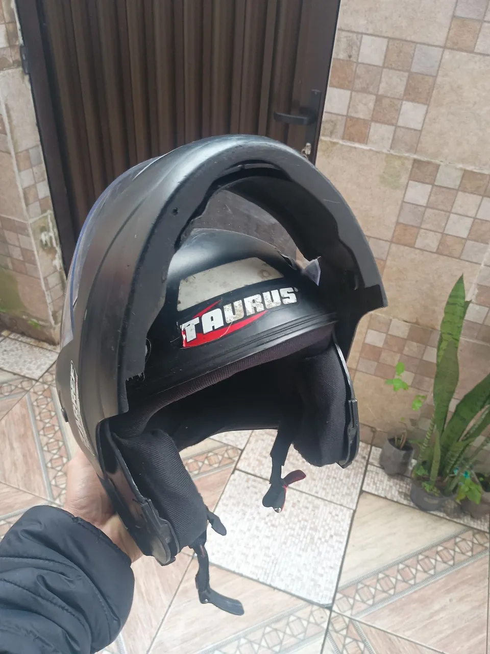Capacete Taurus robocop