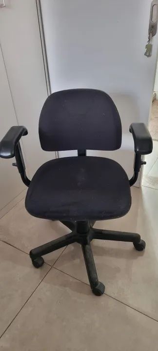 Cadeira ajustável de rodinhas