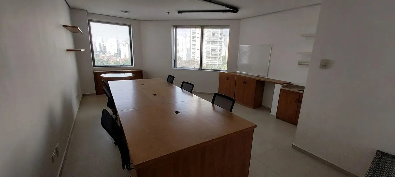 Sala Comercial Mobiliada na região da Berrini Pronta para uso