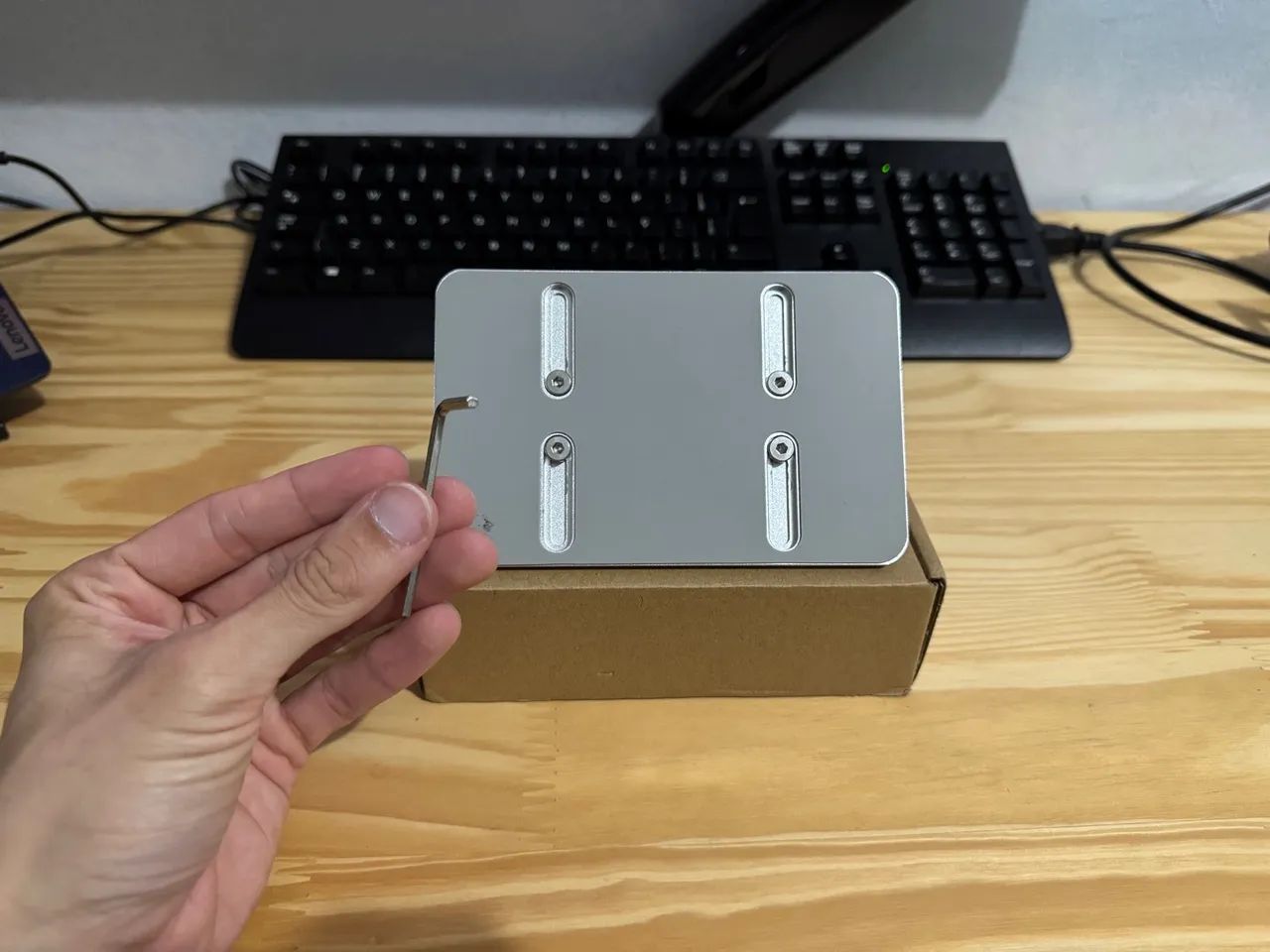 Suporte Vertical para Notebook - Novo - Foto 3