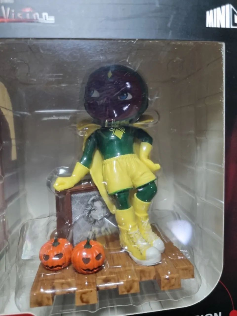 Figura Minico Vision (Visão) - Foto 2