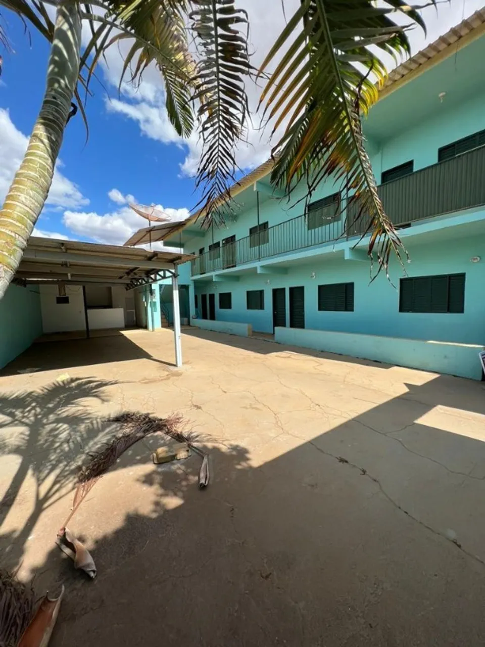 Sobrado 7 suítes próximo a faculdade IFG - Rentável, Aceita Troca!