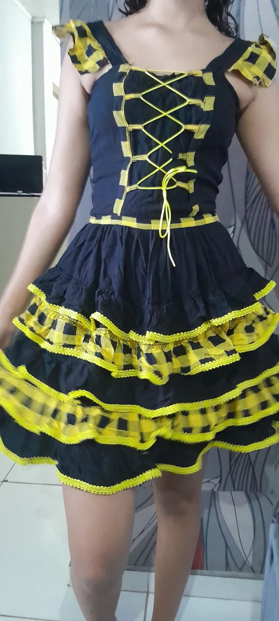 Vestido Festivo Xadrez Preto e Amarelo