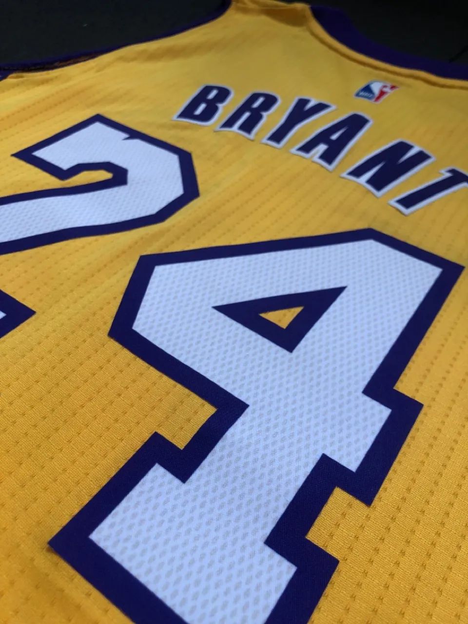 (Brinde junto) Camiseta original Los Angeles Lakers - Kobe Bryant - Tamanho M - Foto 5