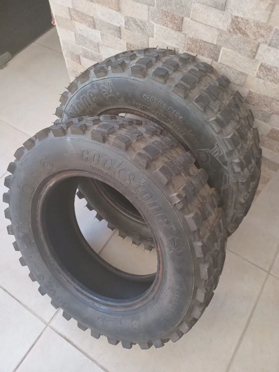 Pneu cockstone 205/65R15 remold off-road M/T aro 15