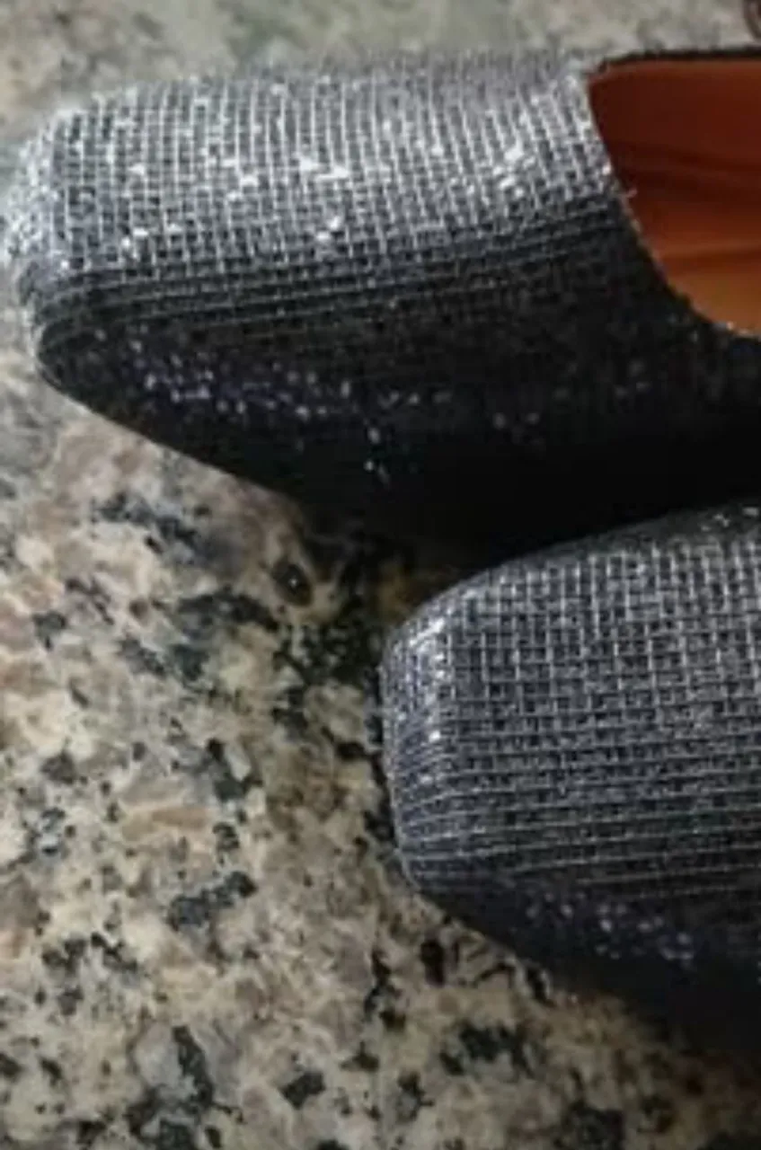 VENDO DOIS CALÇADOS FEMININO