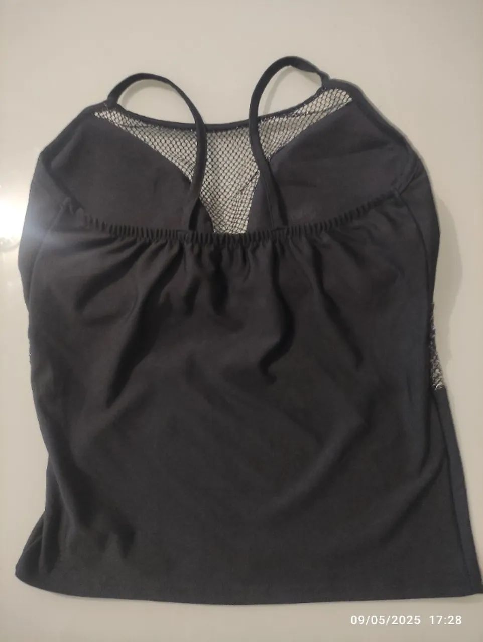 Blusa preta com transparência e brilho - Foto 5