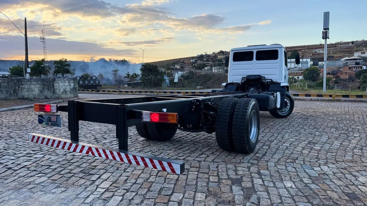 CAMINHÃO MB ATRON 1719 2014 UNICO DONO  - Foto 11