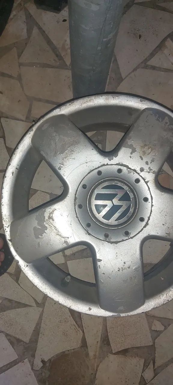 Rodas 15 furacão 4x100 vw pelo com 5 pneus e 5 rodas