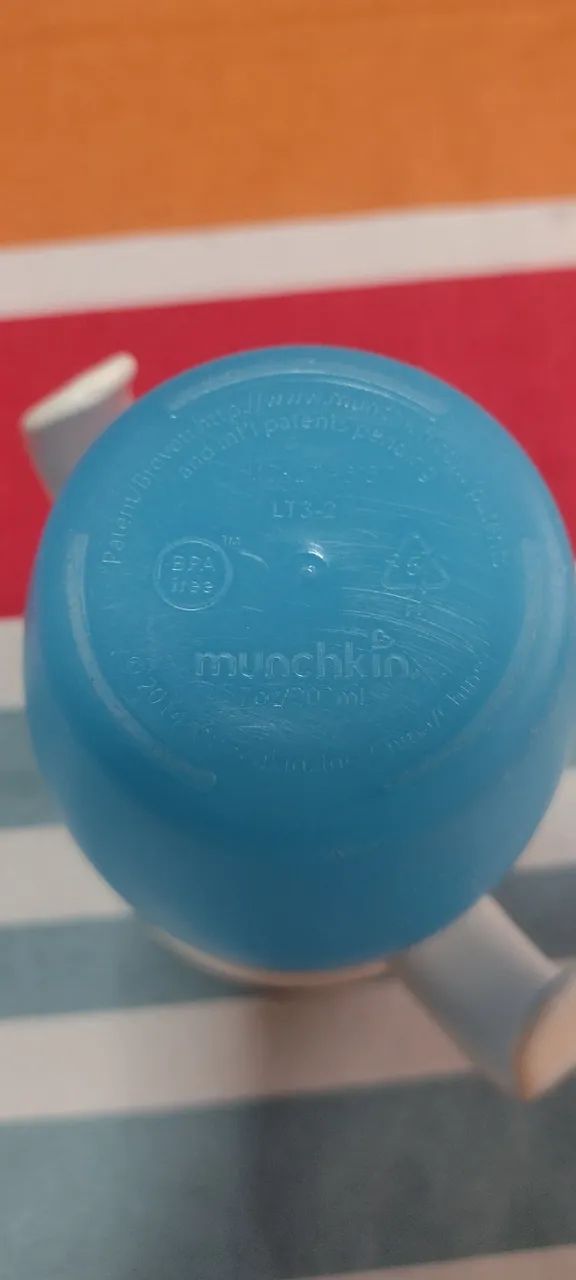 Copo de Treinamento 360º com Tampa - Munchkin - Foto 5