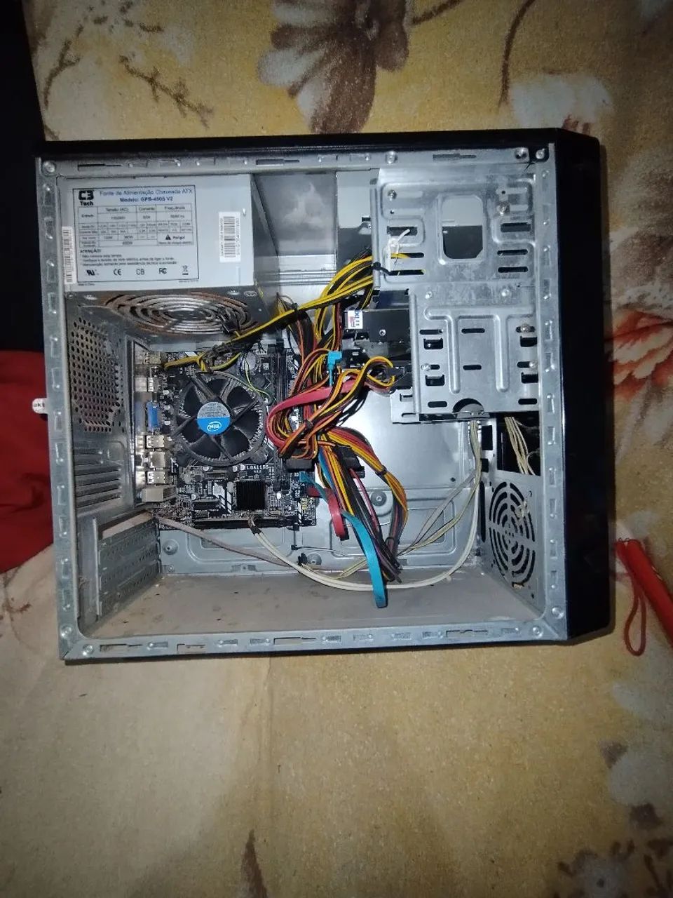 GABINETE COM PEÇAS PARA RETIRADA