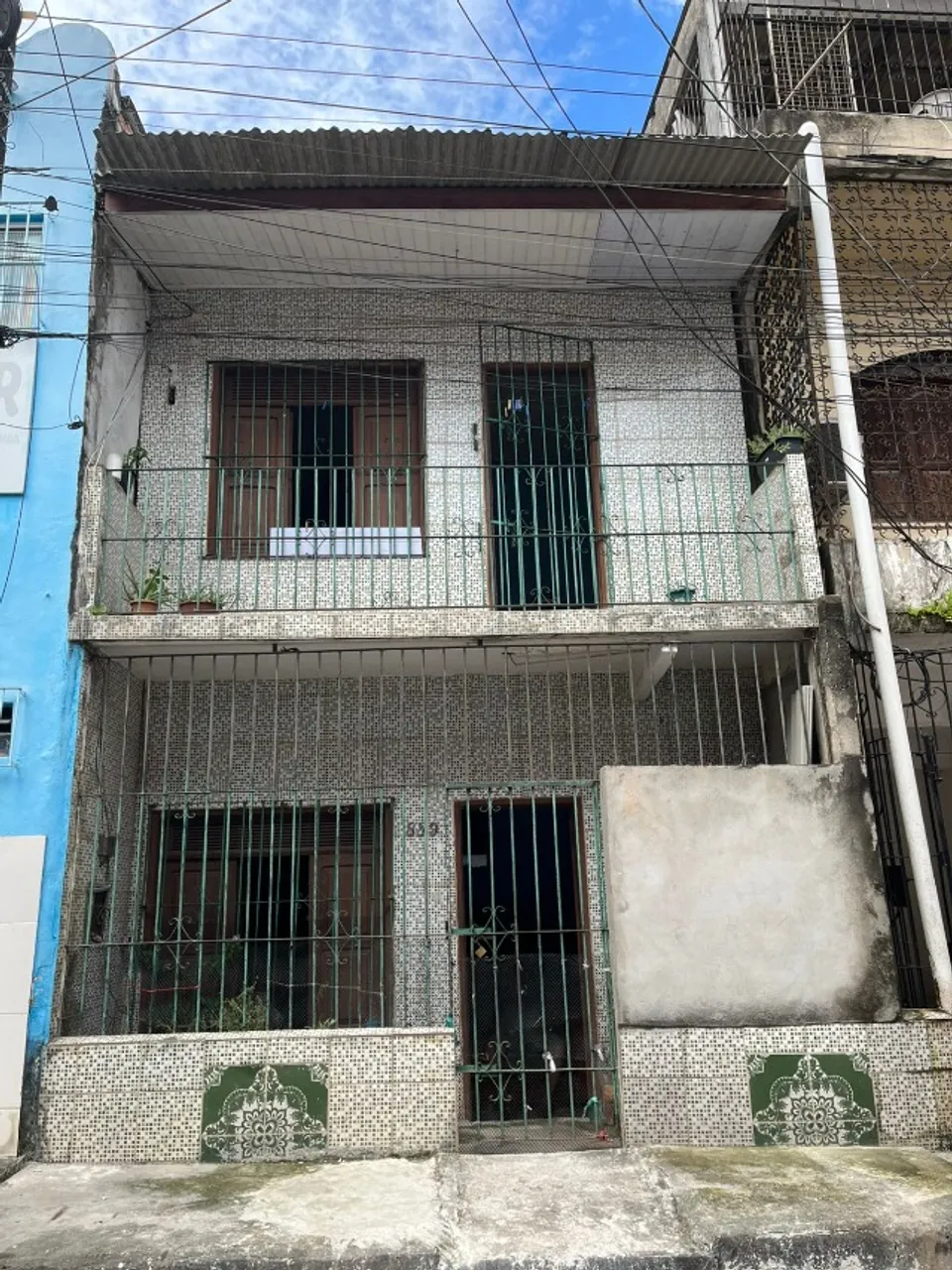 Vende-se Casa de Dois Pavimentos no Bairro do Guamá