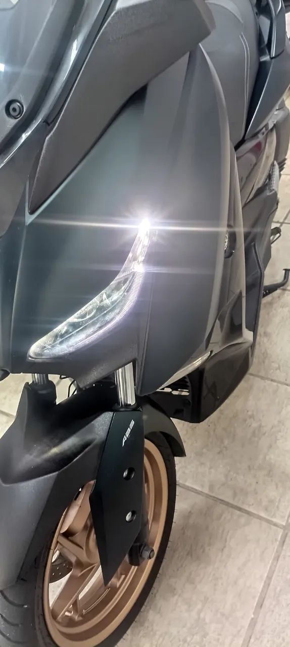 YAMAHA XMAX ABS Scooter - Foto 5