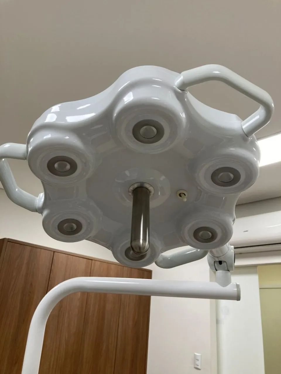 Cadeira Odontológica tipo mesa cirúrgica - Olsen Performance - Foto 4