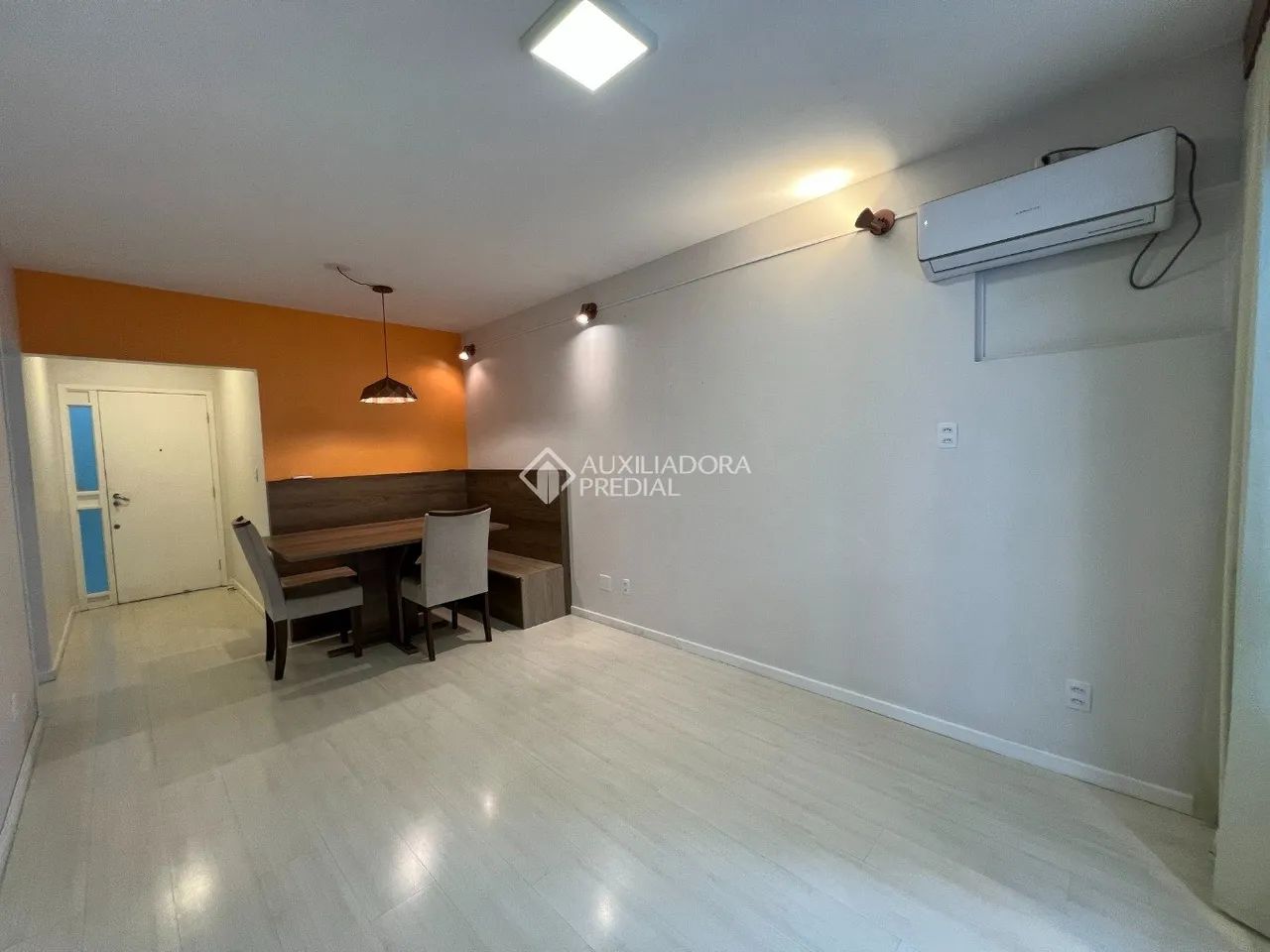 Apartamento 3 Quartos (Reversível para 2) com Suíte e Garagem Coberta no Centro de Florian - Foto 4