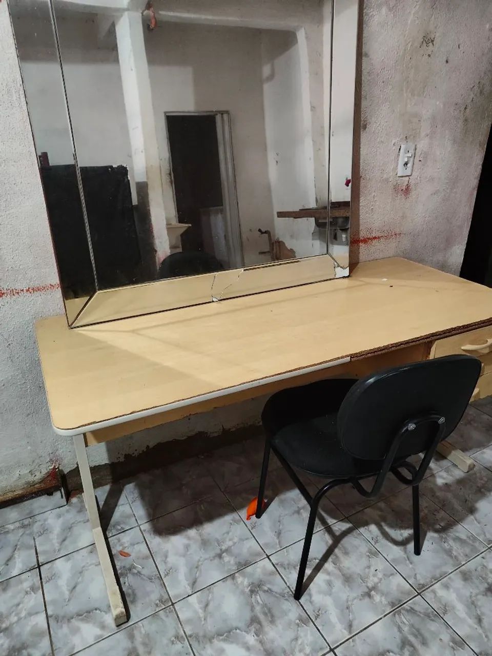 MESA DE ESCRITÓRIO + ESPELHO
