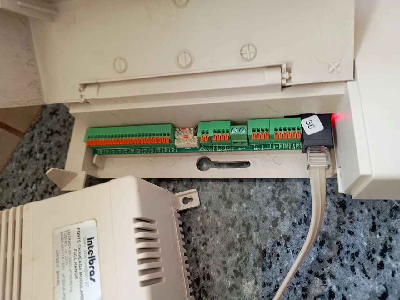 Vendo Central Pabx AnalÓGica 2 Linhas 4 Ramais Modulare I Intelbras, com fonte funcionando - Foto 2