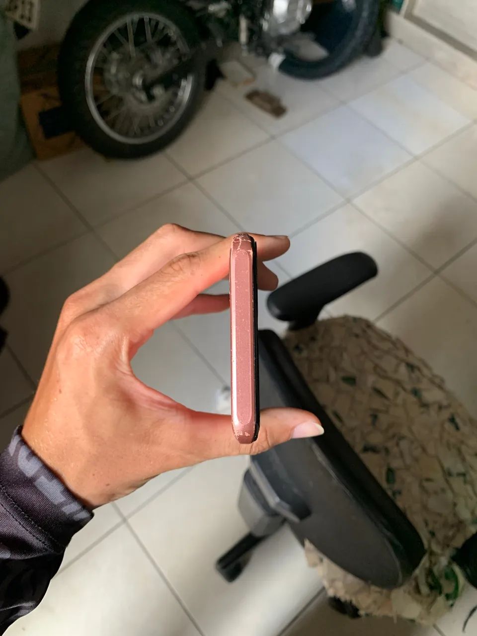 Celular pra ajeitar ou retirada de peças - Foto 3