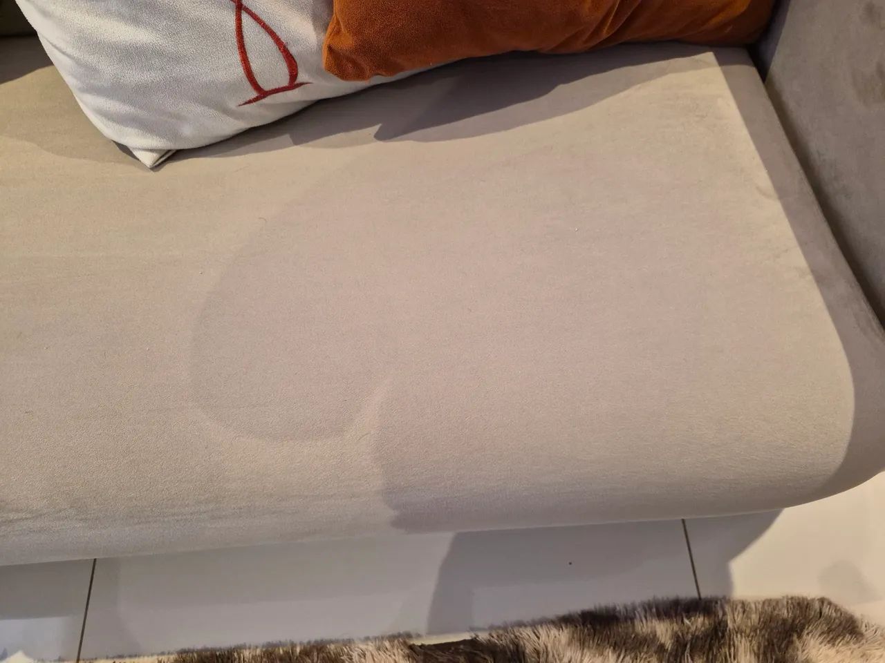 Vendo sofá de madeira ,tecido suede - Foto 2