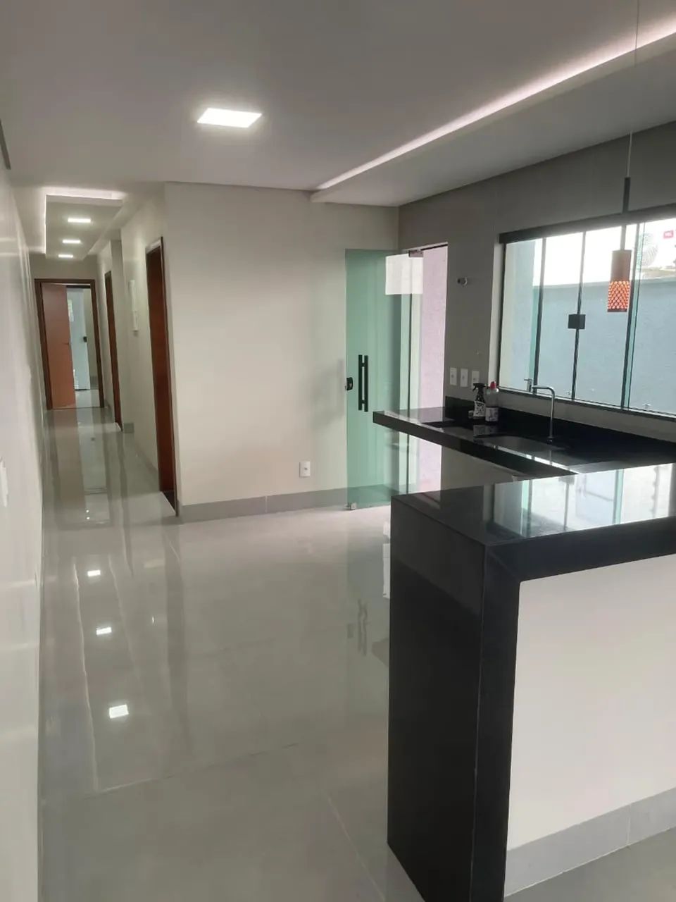 Casa Alto Padrão 3 Quartos com Suíte e Closet - Piscina com Hidromassagem - Foto 2