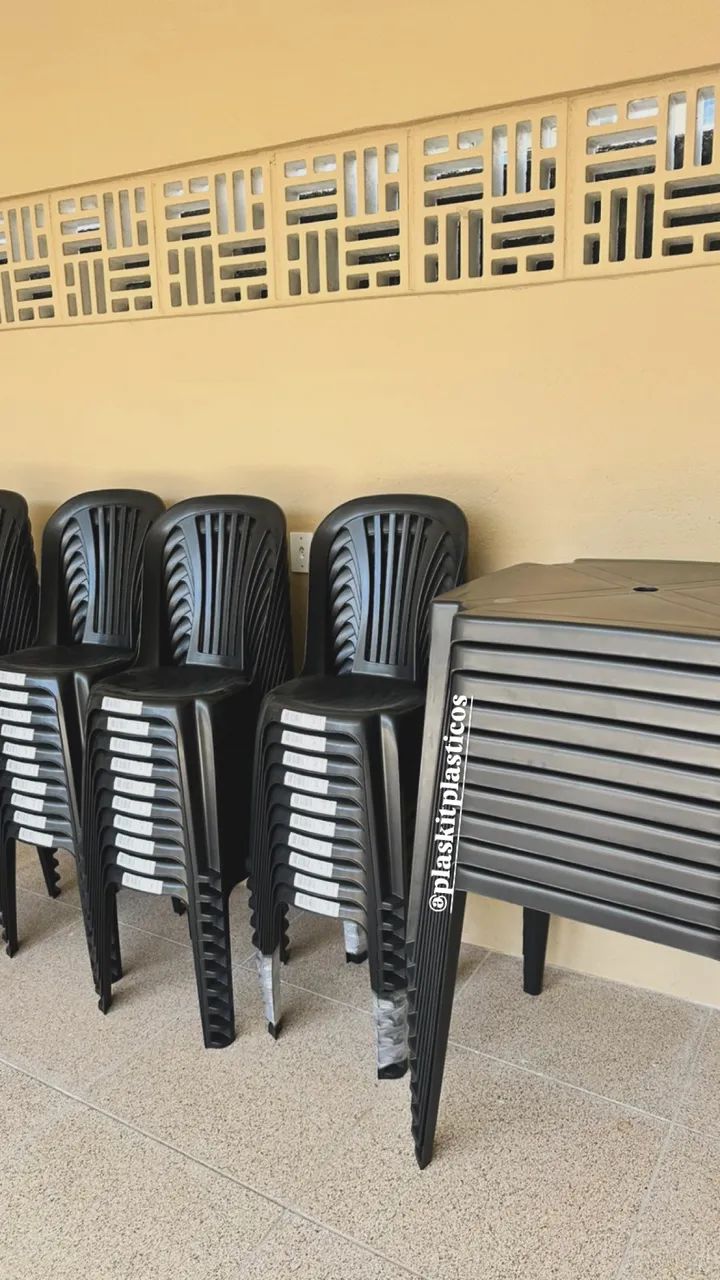 Conjunto mesa + 4 cadeiras - Novo - Foto 2