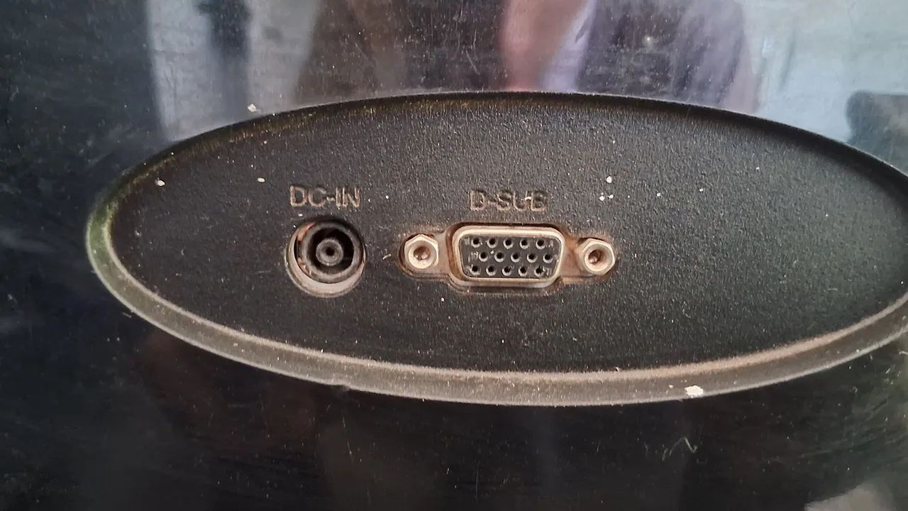 Monitor LG Flatron E1940 18,5? VGA - Funcionando - Foto 4