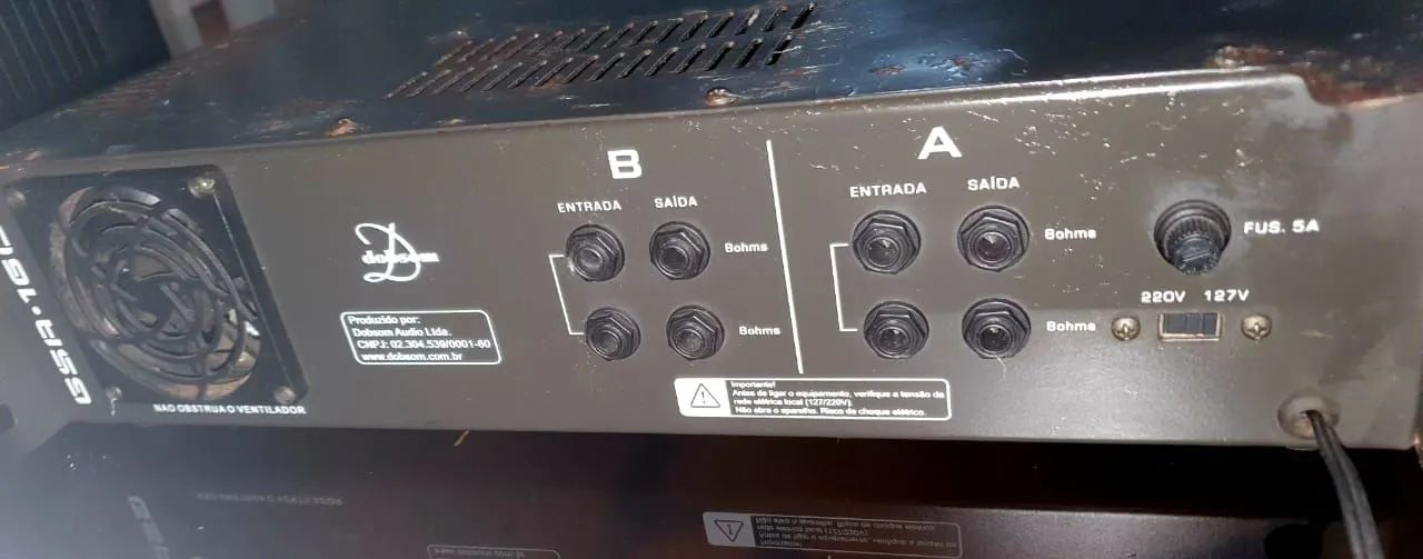 Potência,  equalizador,  mesa de som