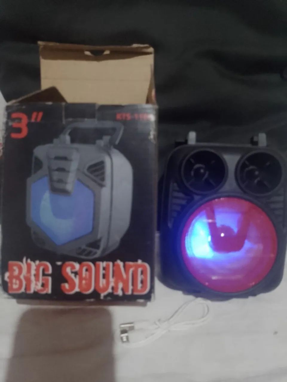 Speaker bluetooth,cartão ,pen drive e radio 