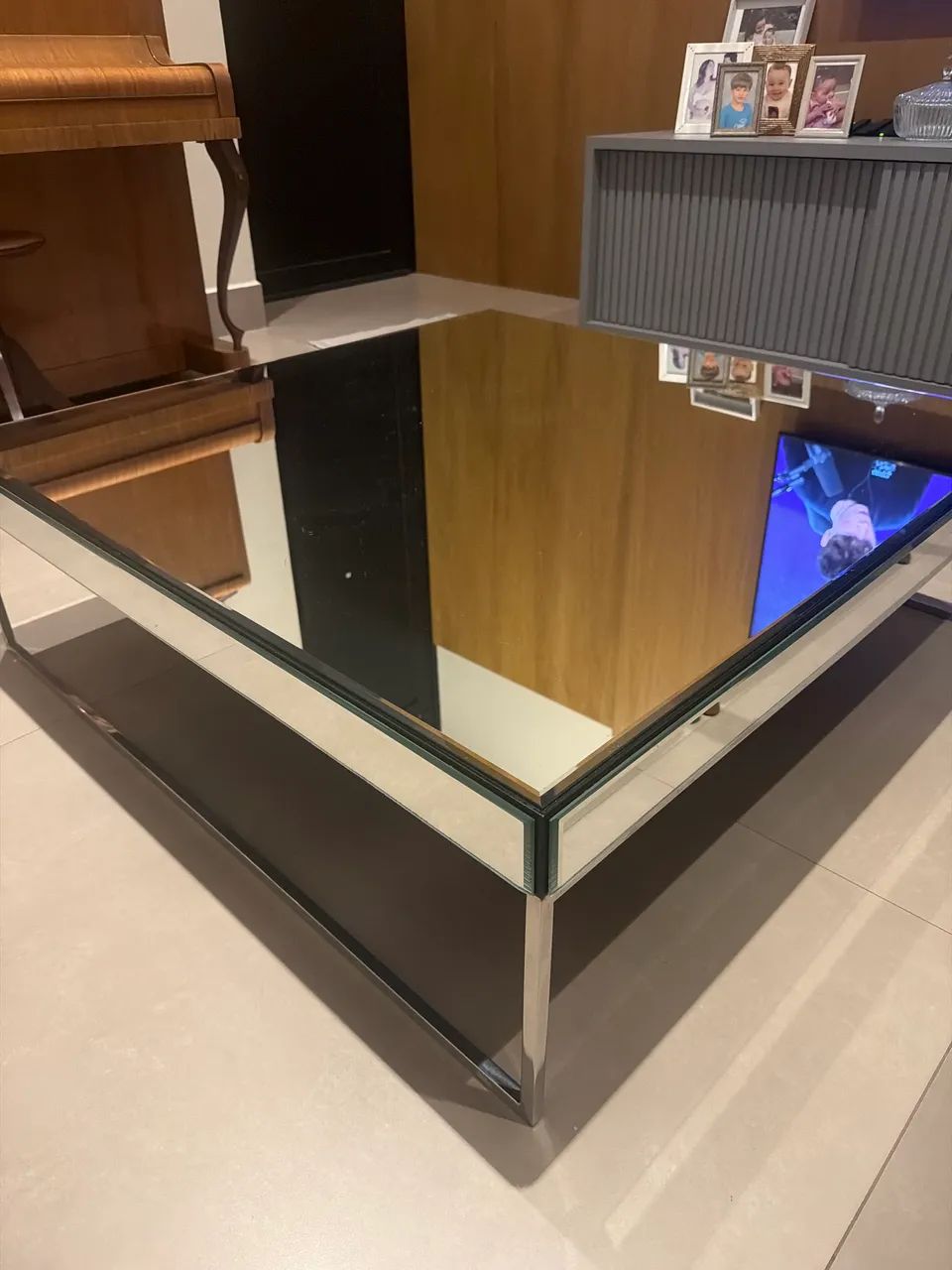 Mesa de centro espelhada 
