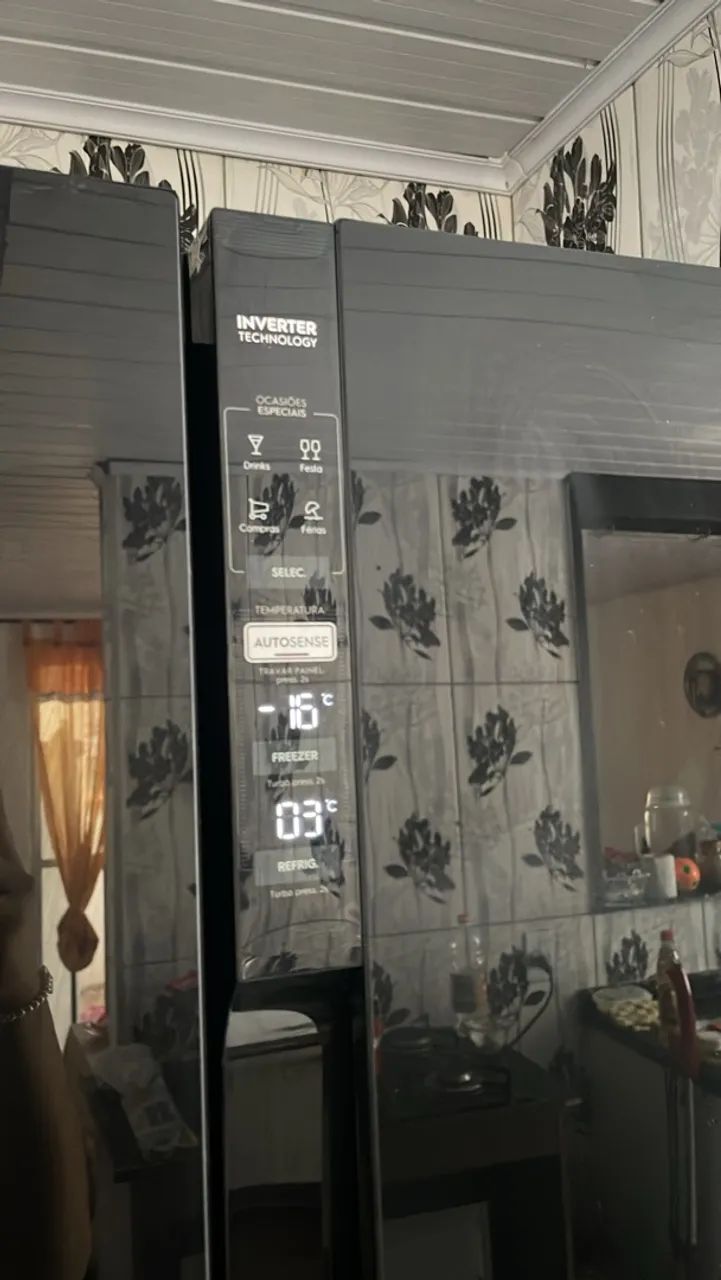 Geladeira side by side Electrolux 526L - Foto 3