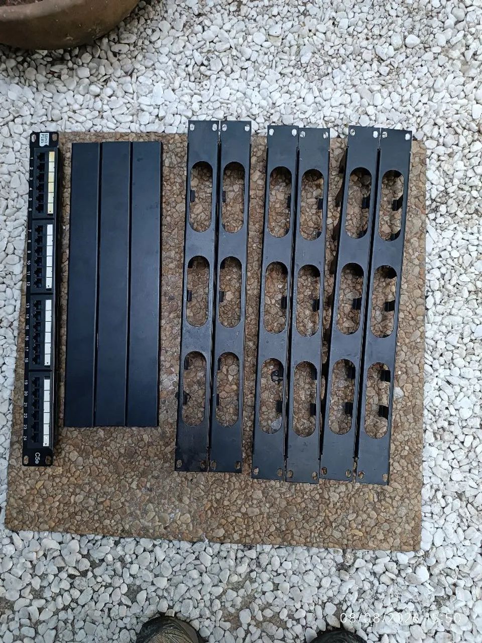 Kit Rack 19" Patch Panel 24 Portas Cat5e + Organizadores de Cabos - Foto 3