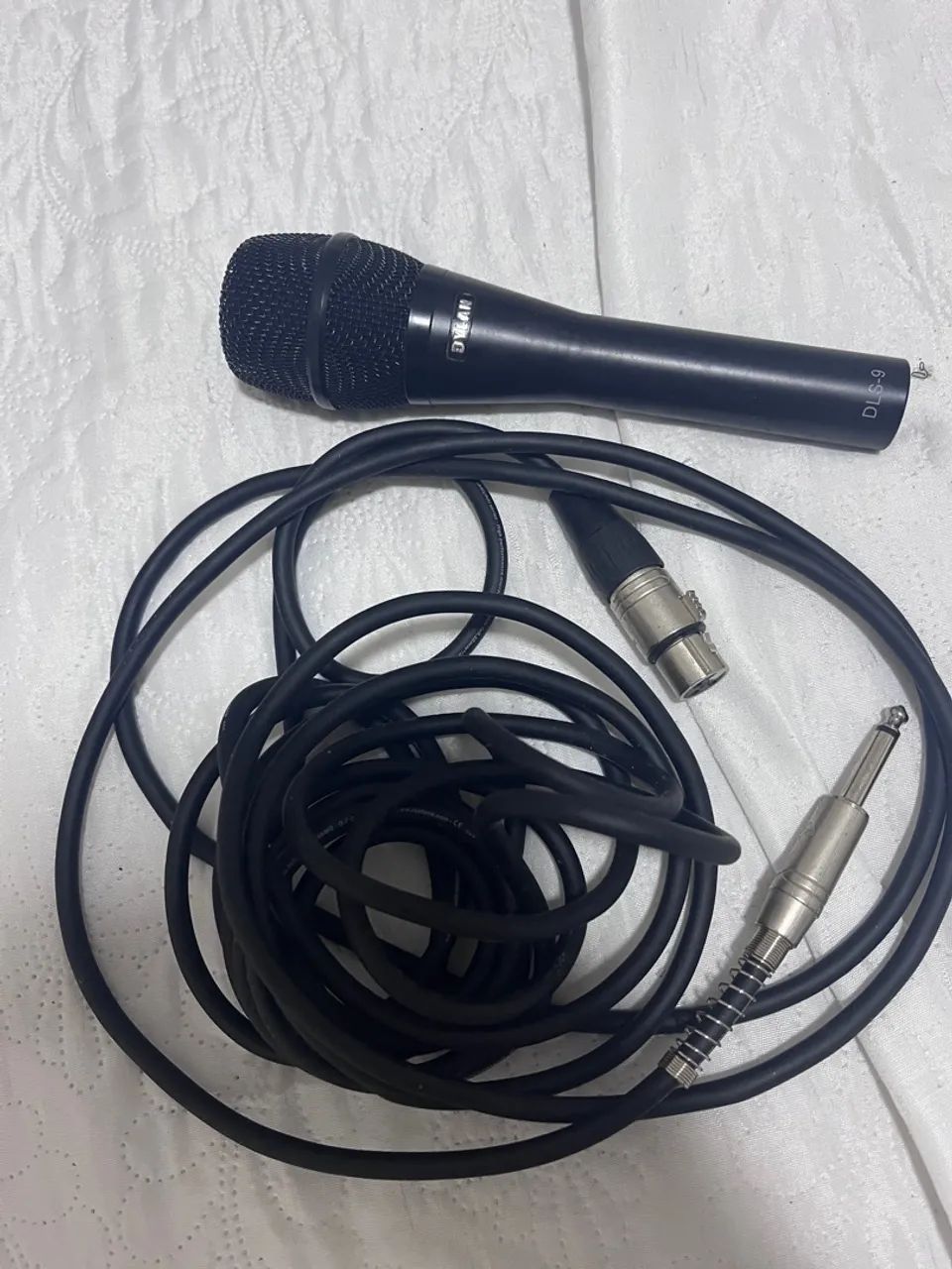 Microfone profissional dylan com cabo profissional 