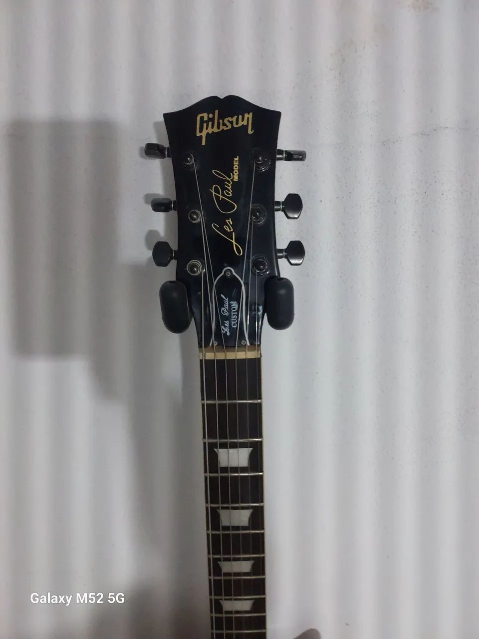 Guitarra less paul tagima  com logo Gibson  - Foto 2